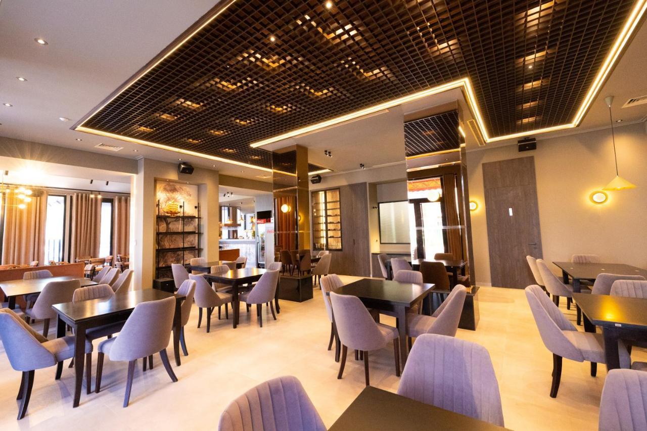 New Donantelo Hotel Vlorë 외부 사진