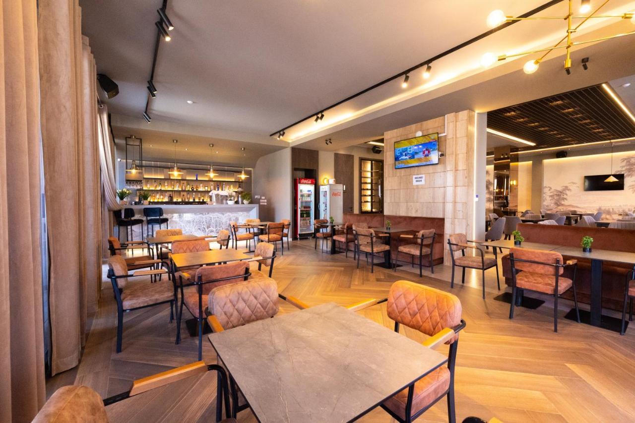 New Donantelo Hotel Vlorë 외부 사진