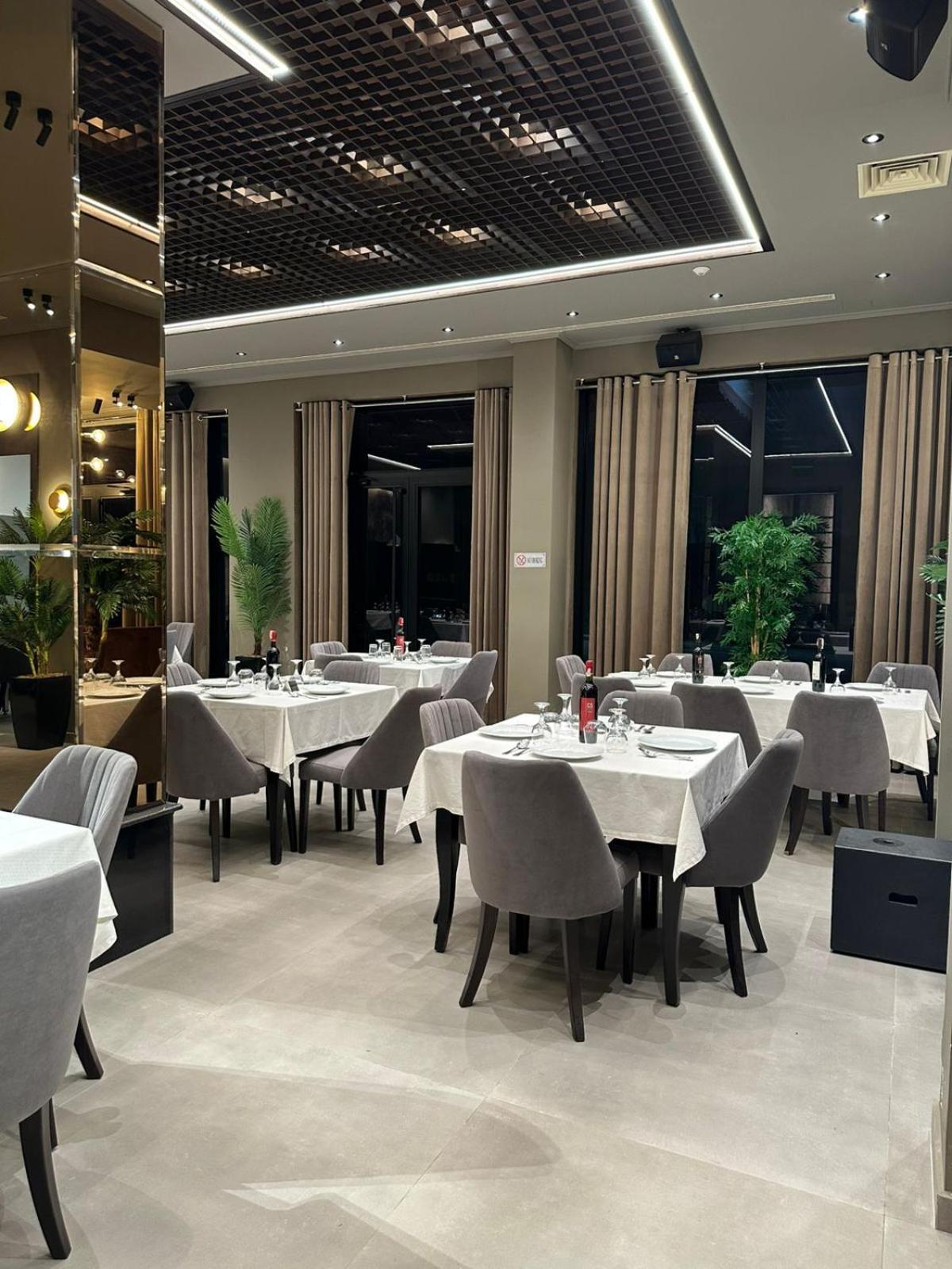 New Donantelo Hotel Vlorë 외부 사진